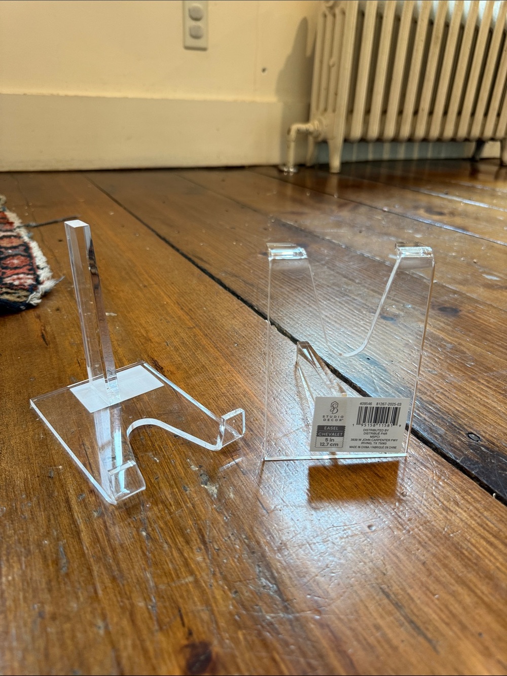 Studio Decor Clear Acrylic Display Easels - Transparent, Set of 2